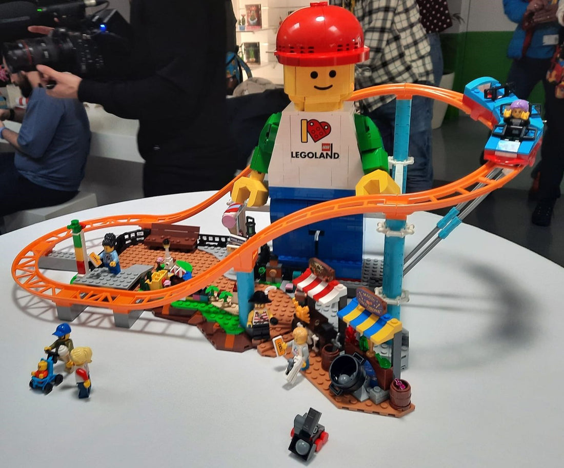LEGO® 50090 LEGOLAND Park Adventure, set exclusif LEGOLAND avec montagne russe et minifigurine géante