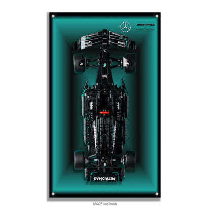 F1 Mercedes LEGO 42171 – Style Vignette Sombre, finition Entretoises – Fond turquoise en vignette assombrie, vis aux 4 coins – Tableau mural aluminium Kadris