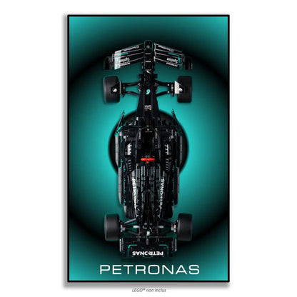 F1 Mercedes LEGO 42171 – Style Halo Petronas, finition Cadre aluminium noir – Fond turquoise en halo central, texte PETRONAS en bas, sans vis apparentes – Tableau mural aluminium Kadris