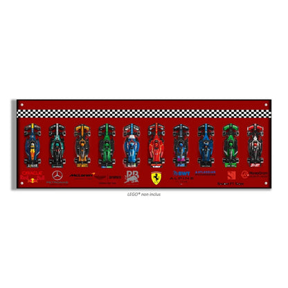 F1 LEGO Speed Champion x10 – Tableau panoramique – Style Fond Rouge, finition Entretoises – Fond rouge plein, vis aux 4 coins – Tableau mural aluminium Kadris