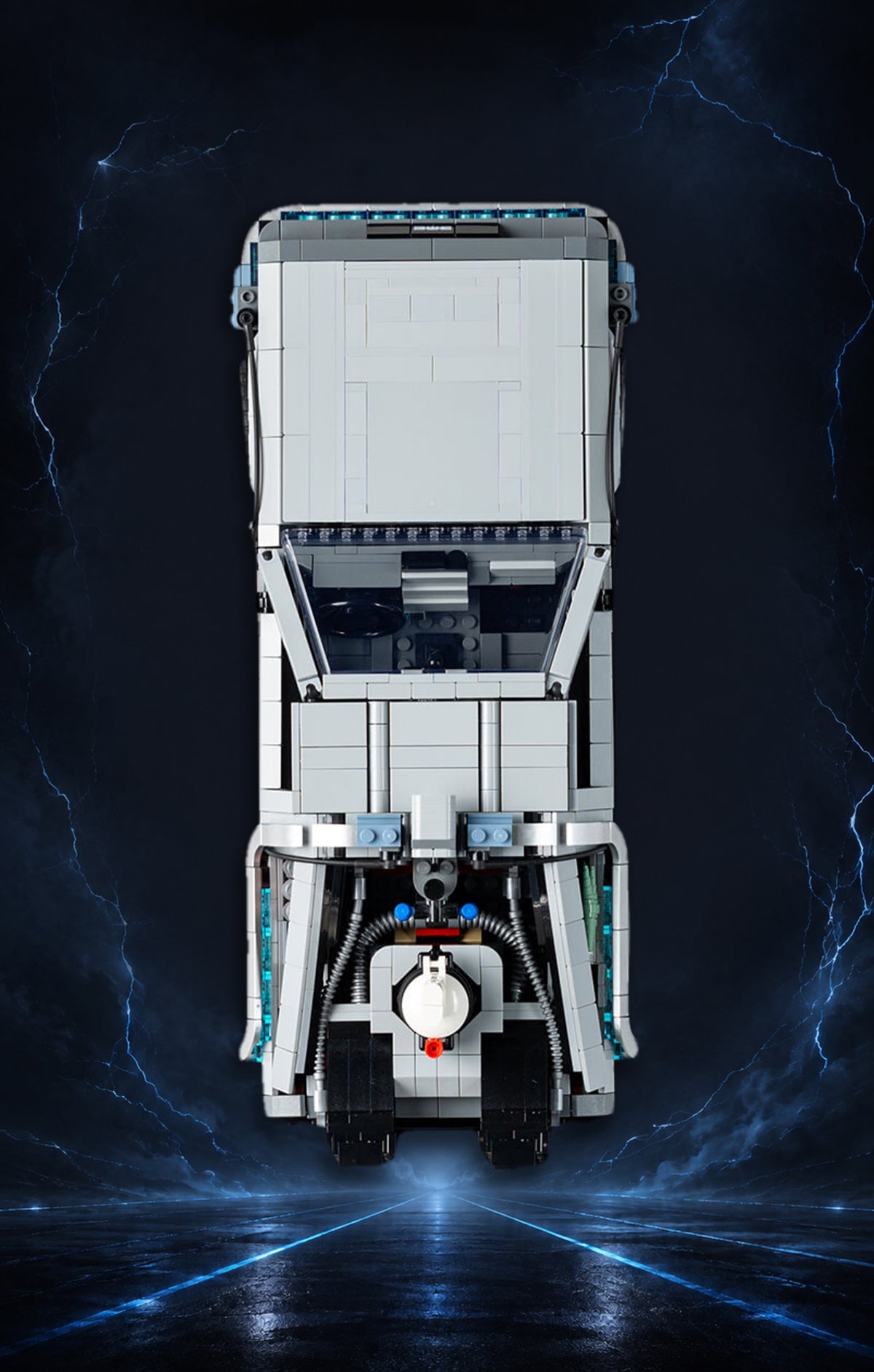DeLorean Retour vers le Futur LEGO® 10300 – Style DARK VELOCITY – Vue de face, set en place – Tableau mural aluminium Kadris®