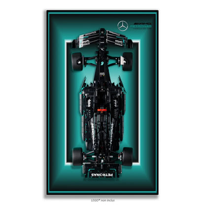 F1 Mercedes LEGO 42171 – Style Cadre Turquoise, finition Cadre aluminium noir – Vue de face sans vis apparentes – Tableau mural aluminium Kadris